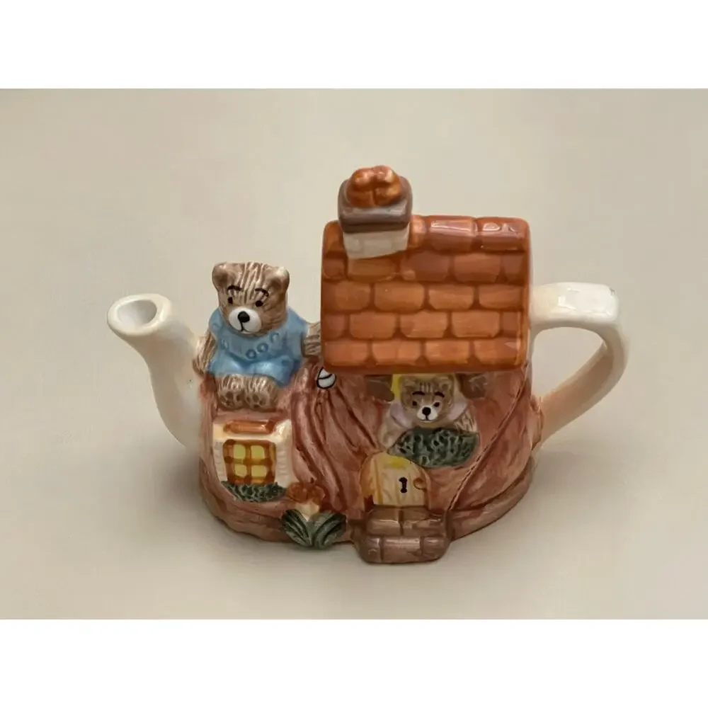 Tea-Née Collectible Two Little Bears Shoe House Teapot by Cardinal